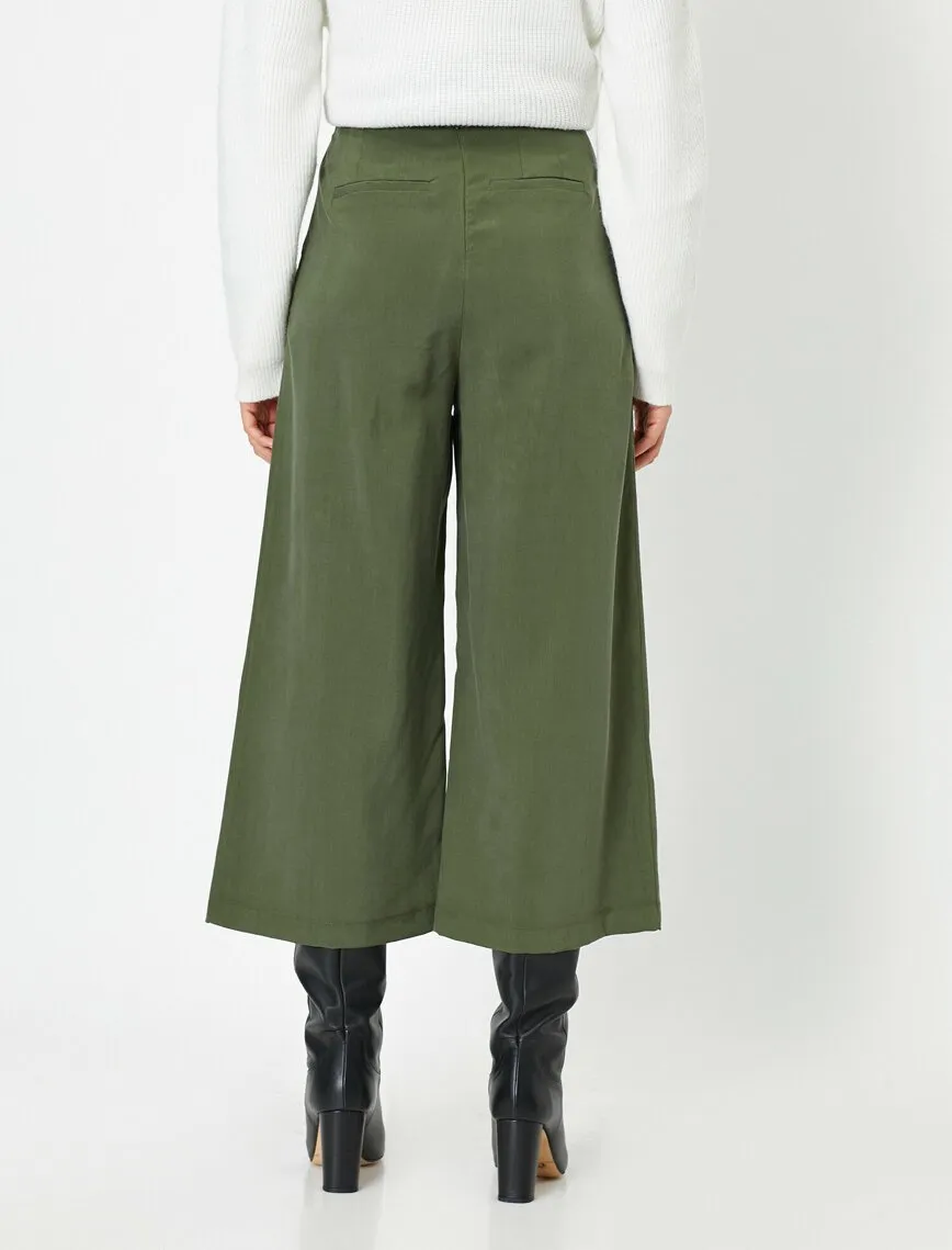 16304 Khaki Culotte Trousers