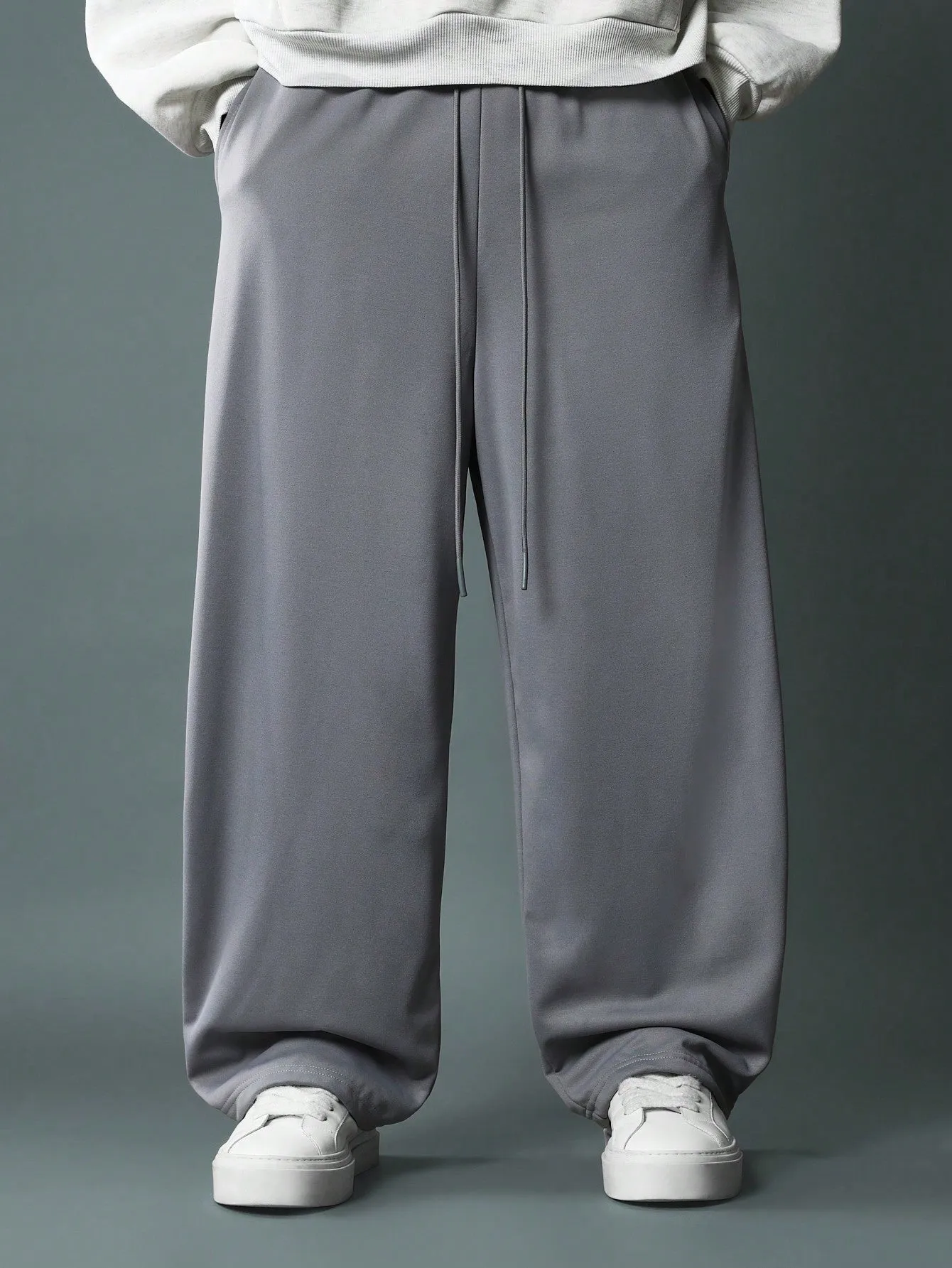 Barrel Fit Sweatpants With Drawstrings