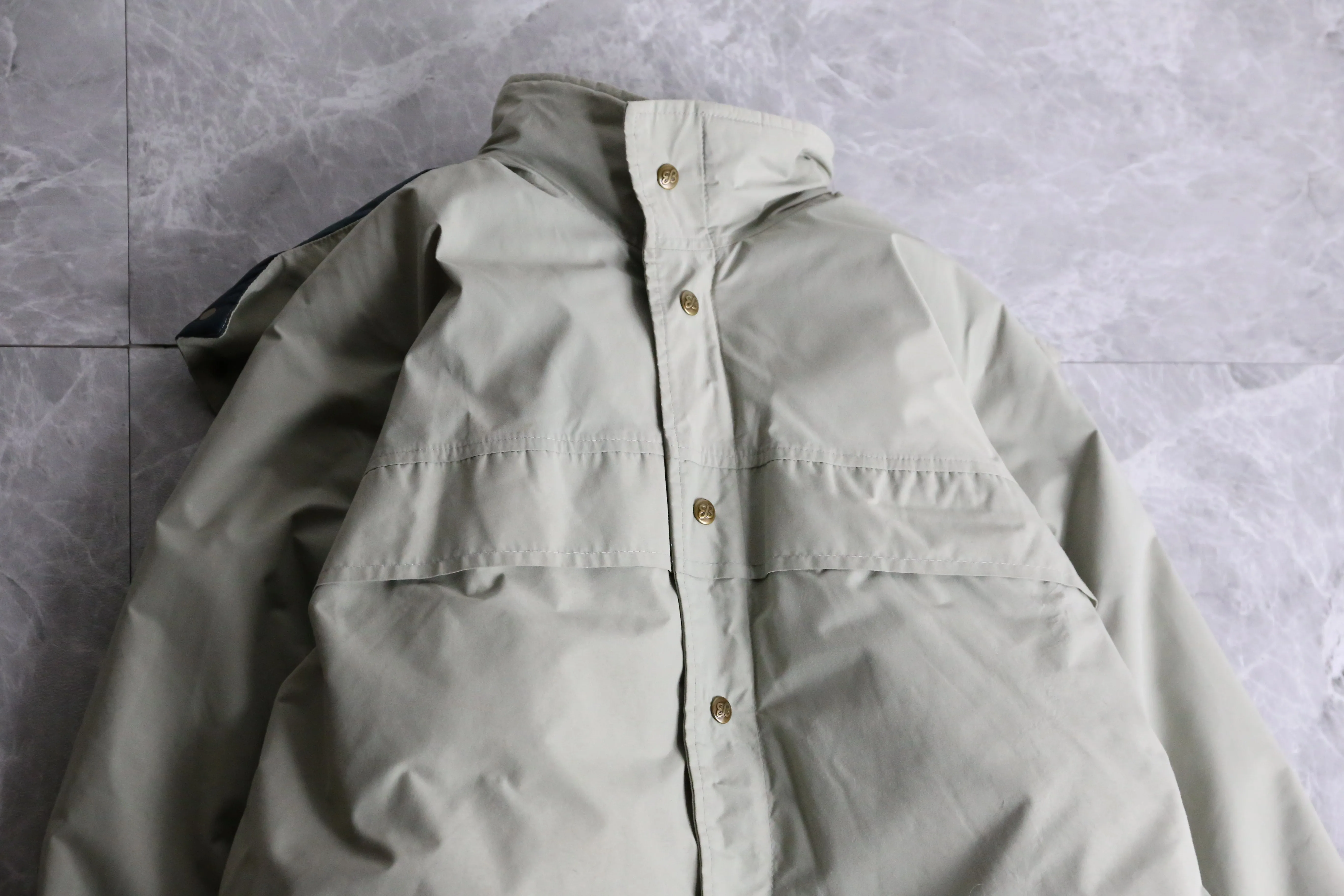 “Eddie Bauer”beige color down parka