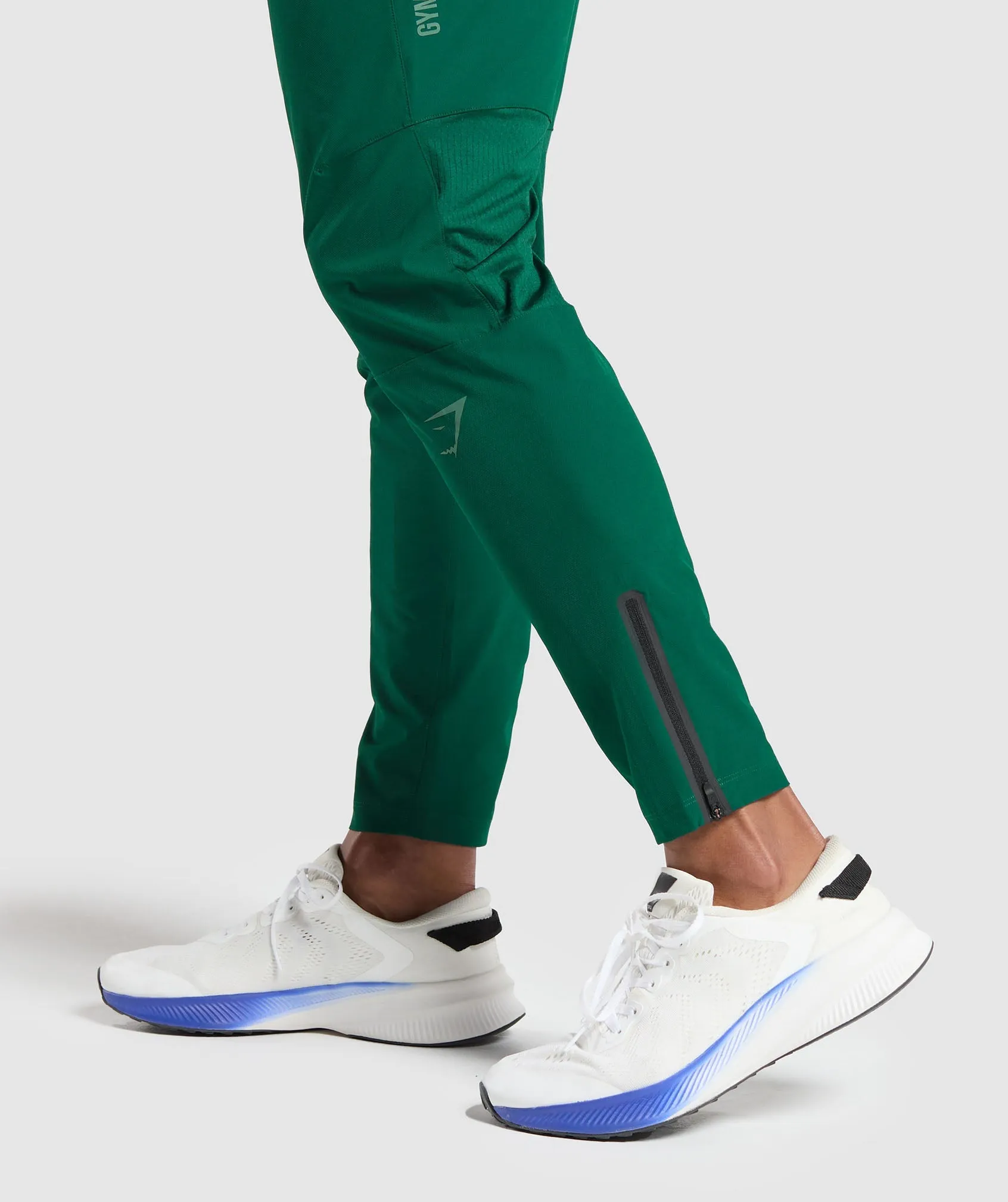 Gymshark Hybrid Woven Joggers - Woodland Green