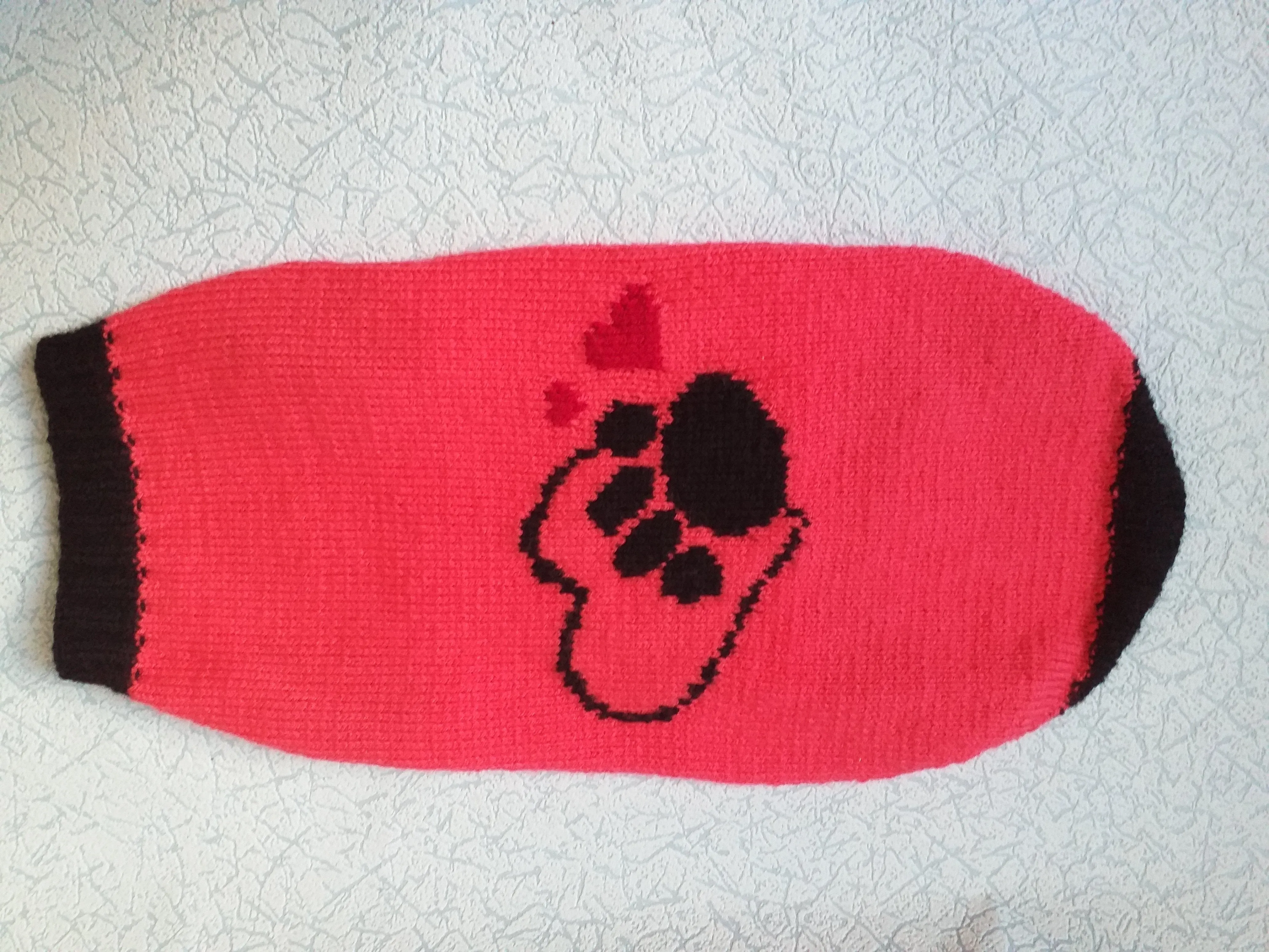 Knitted pink heart sweater for dachshund