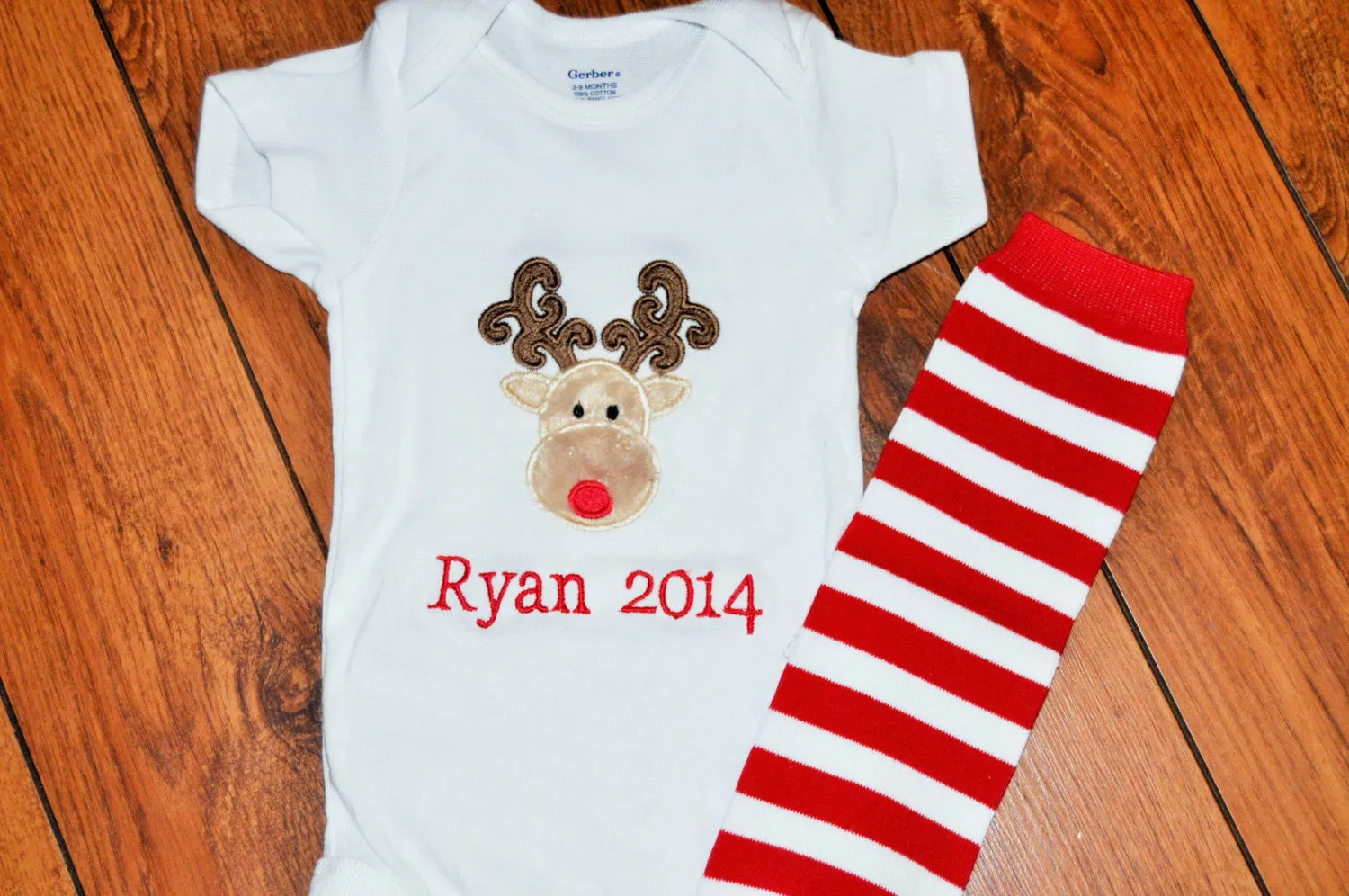 Personalized Reindeer bodysuit/shirt with matching baby legs/leg warmers, boy reindeer shirt, girls reindeer shirt, rudolph bodysuit/shirt