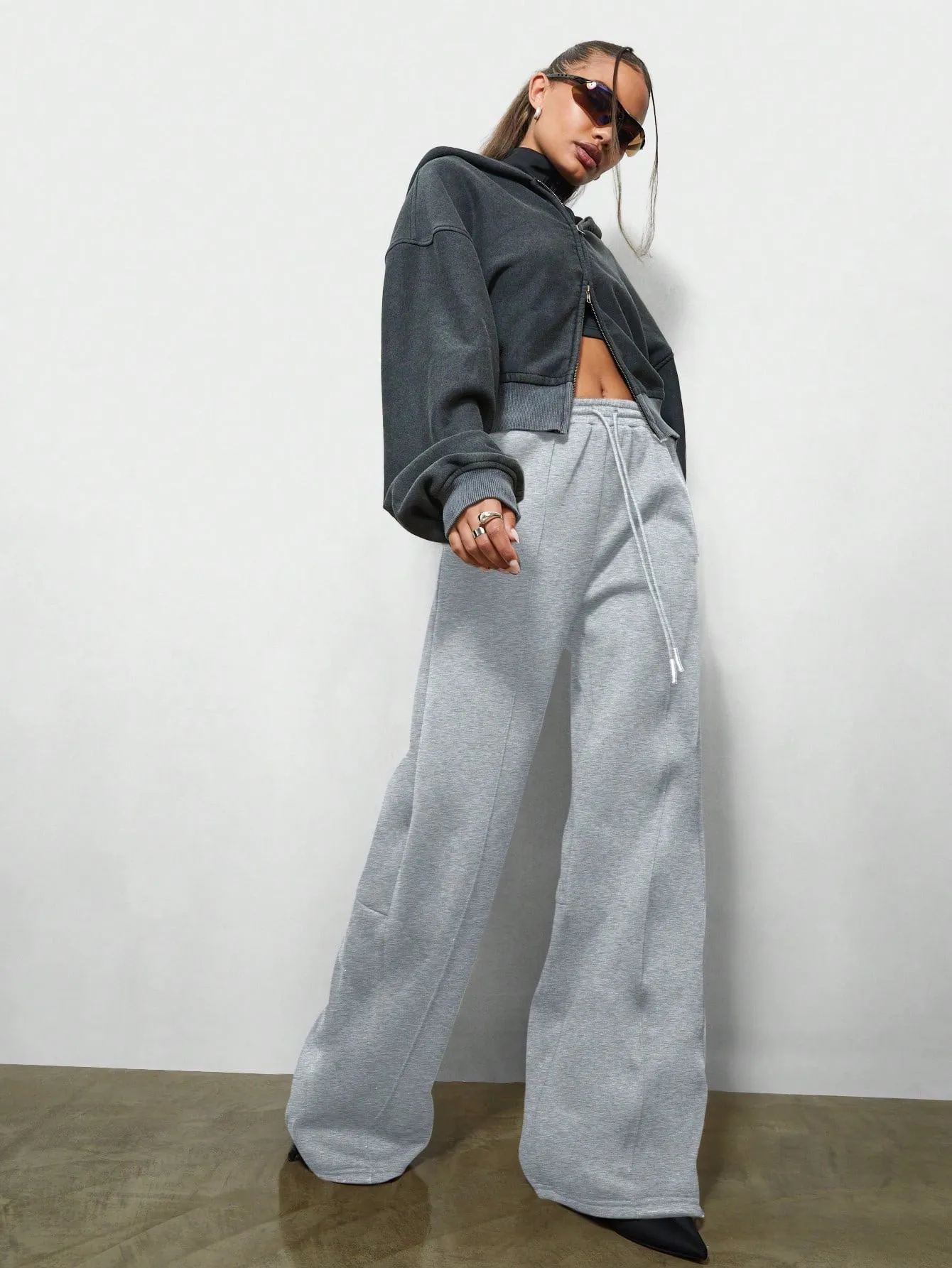 SUMWON WOMEN Wide Leg Sweatpants With Draw Cord & Pintucks Detail