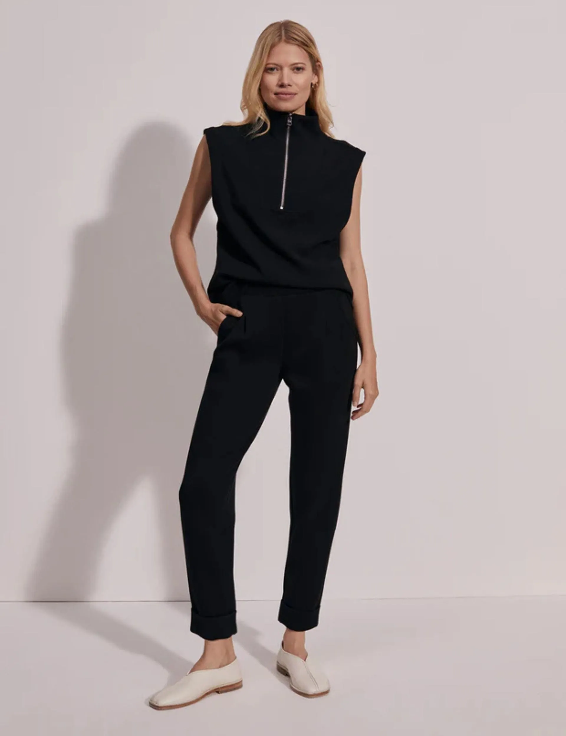 The Rolled Cuff Pant 25" - Black