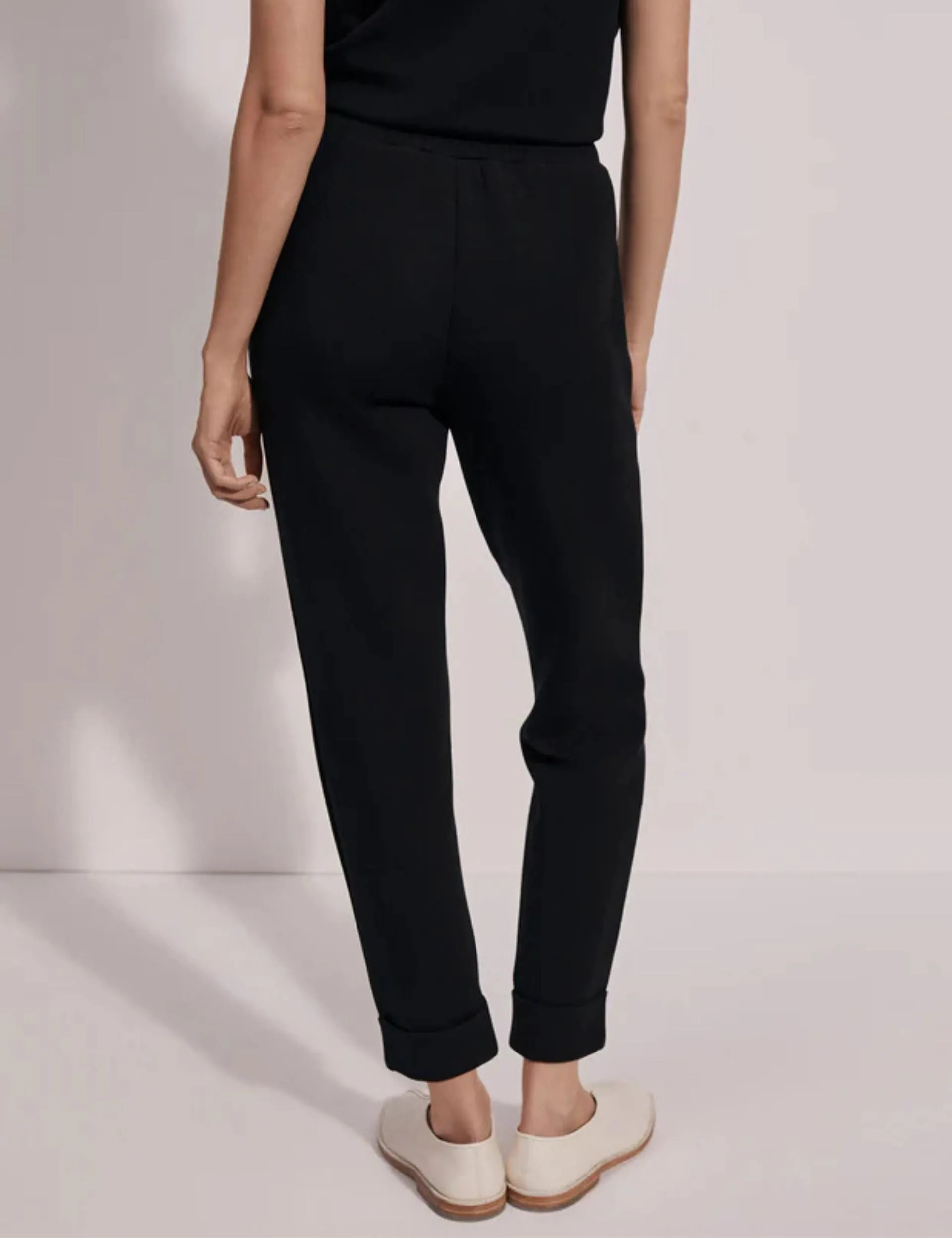 The Rolled Cuff Pant 25" - Black