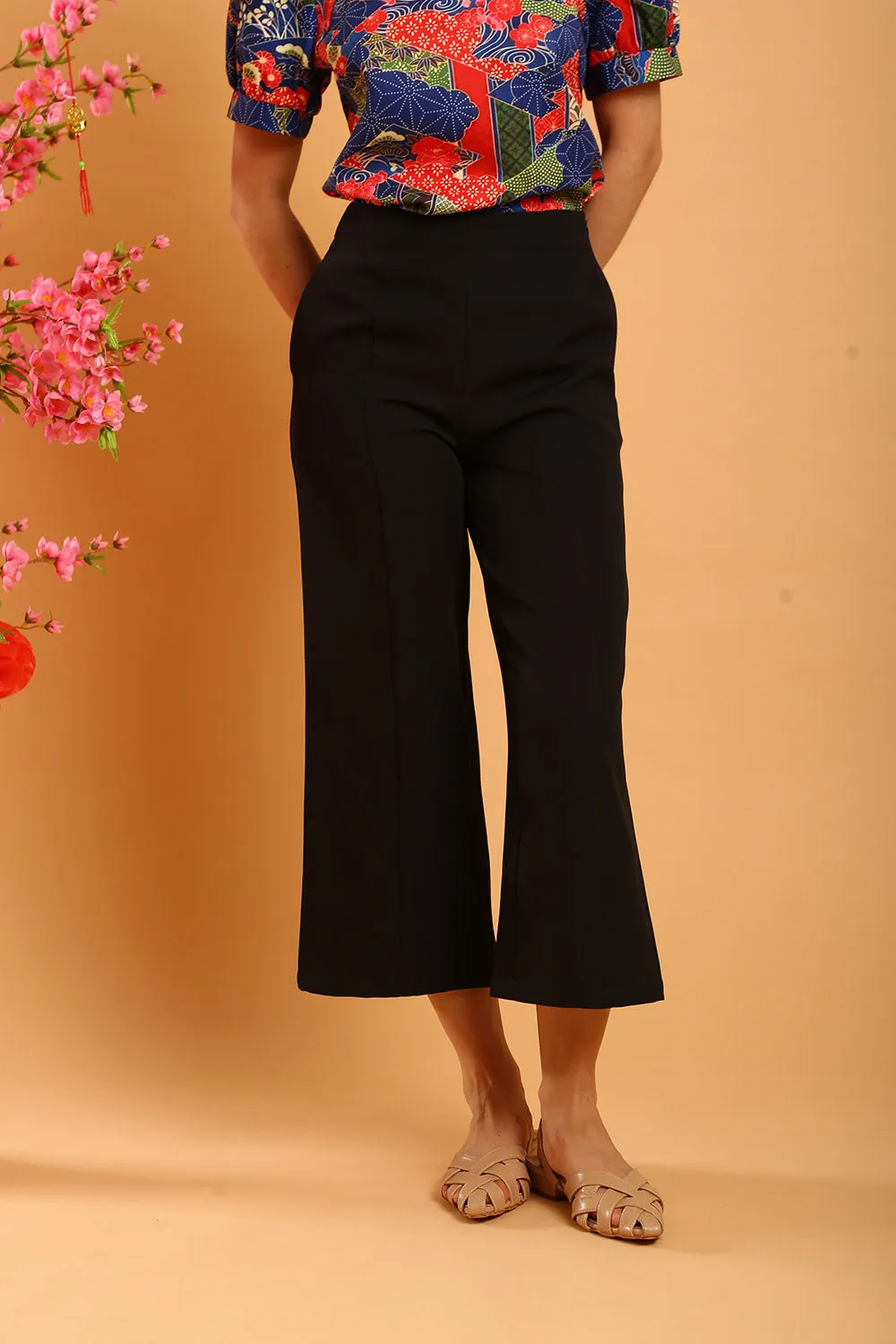 Thevor High Waist Culottes in Black