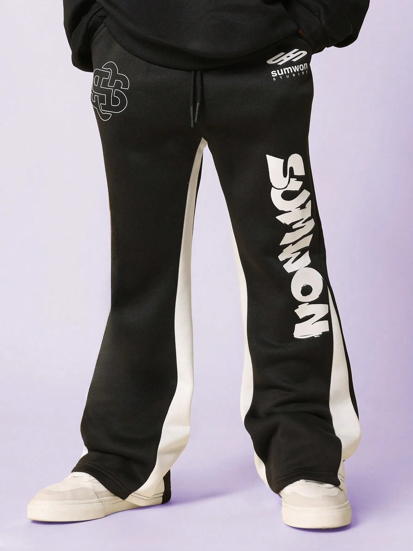 Tween Boys Flare Fit Contrast Colour Sweatpants With Graffiti Graphic Print