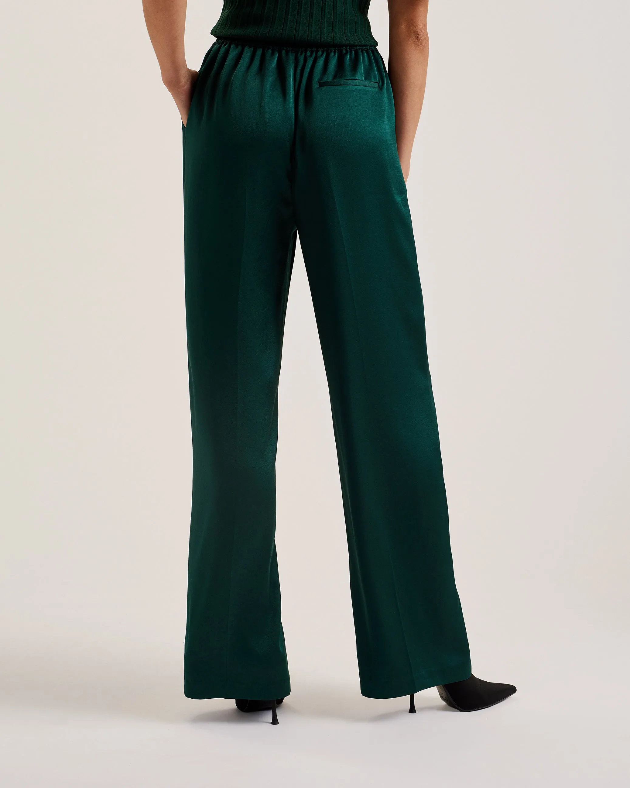 Umaibo Satin Wide Leg Jogger Dk-Green